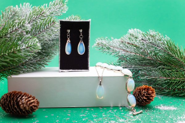 Où peut-on trouver des bijoux en pierre de lune de qualité supérieure ?
