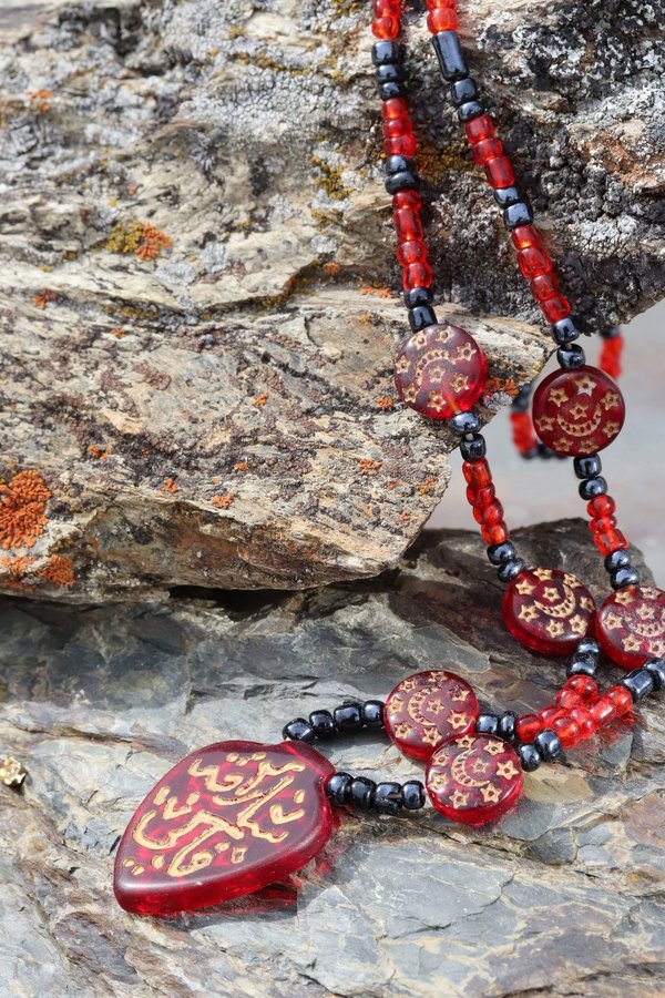 Bijoux fantaisies : focus sur le collier arabe, bracelet arabe, collier prénom arabe